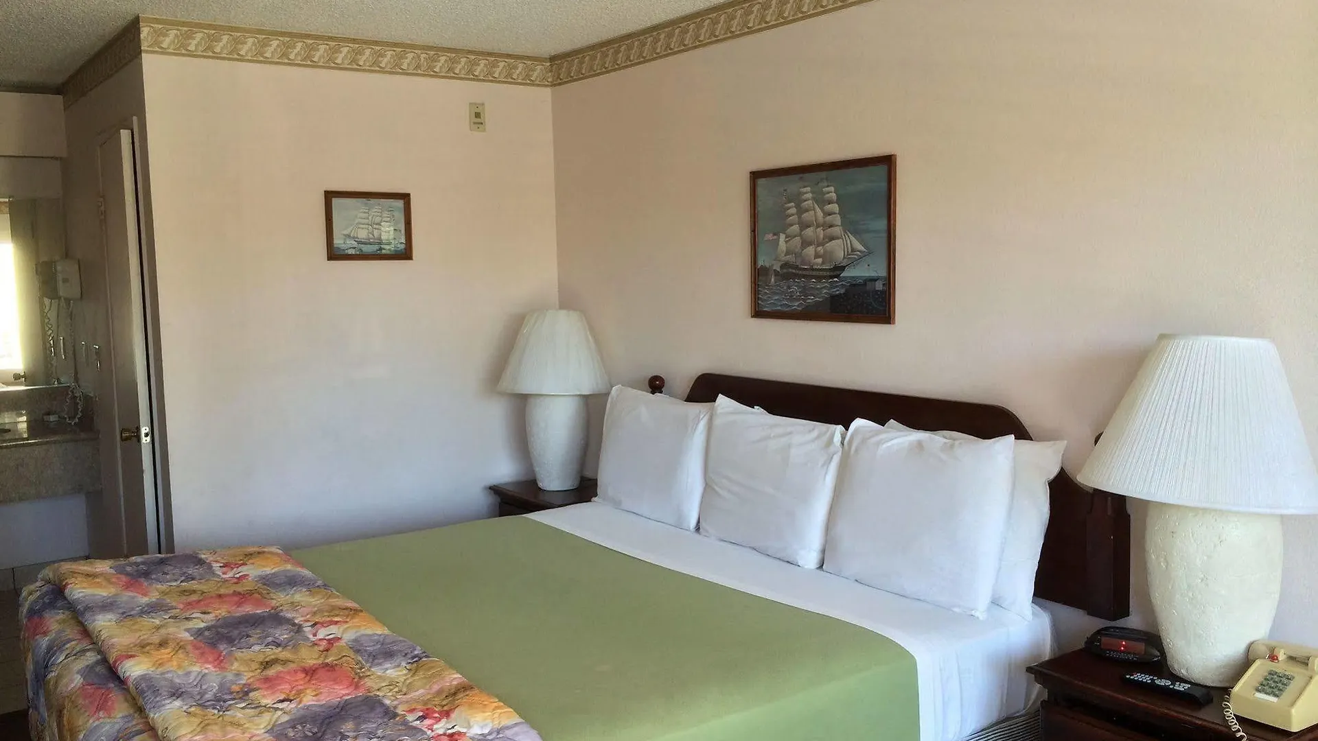 ** מלון אנהיים Alamo Inn And Suites - Convention Center ארצות הברית